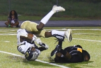 Kobe Watts-Williams hauls in a pass